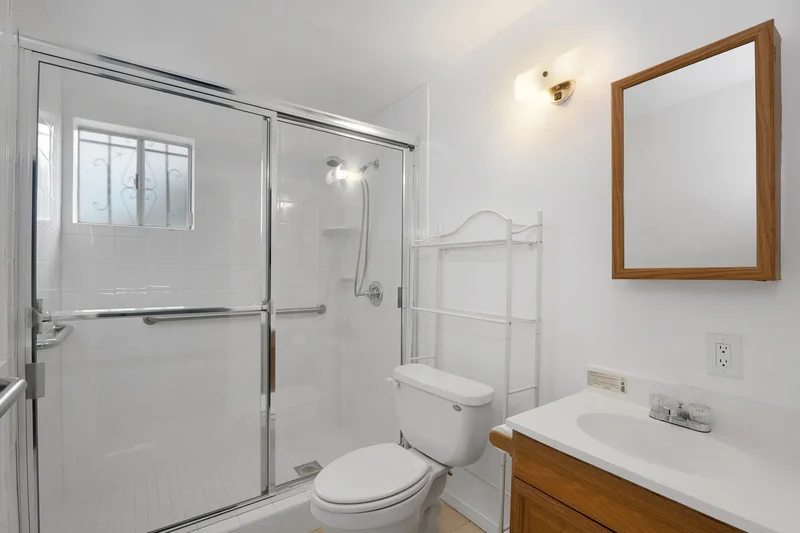 916 South Caswell Avenue , Compton, CA 90220, Compton, California, United States. - Photo 27