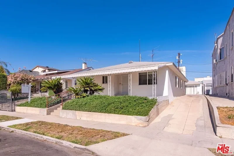 1730 N Berendo Street, Los Angeles, California, United States. - Photo 1