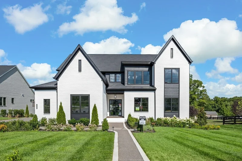 Single Family Residence in Franklin