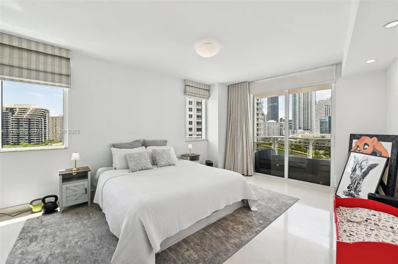 901 Brickell Key Blvd 1009, Miami, Florida, United States. - Photo 12