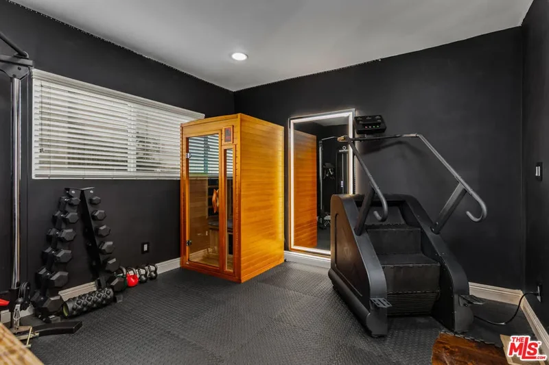 5154 Don Pio Drive, Los Angeles, California, United States. - Photo 9