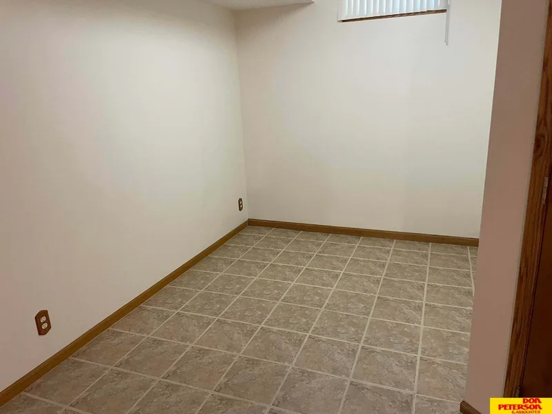 1280 N Bristolwood Drive, Fremont, NE 68025, Fremont, Nebraska, United States. - Photo 35