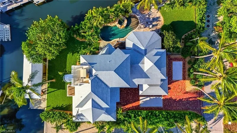 290 Dundee RD, Fort Myers Beach, Florida, United States. - Photo 13