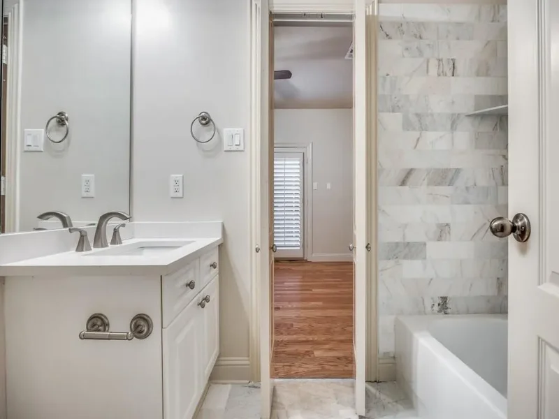 4330 Cole Avenue H, Dallas, Texas, United States. - Photo 14
