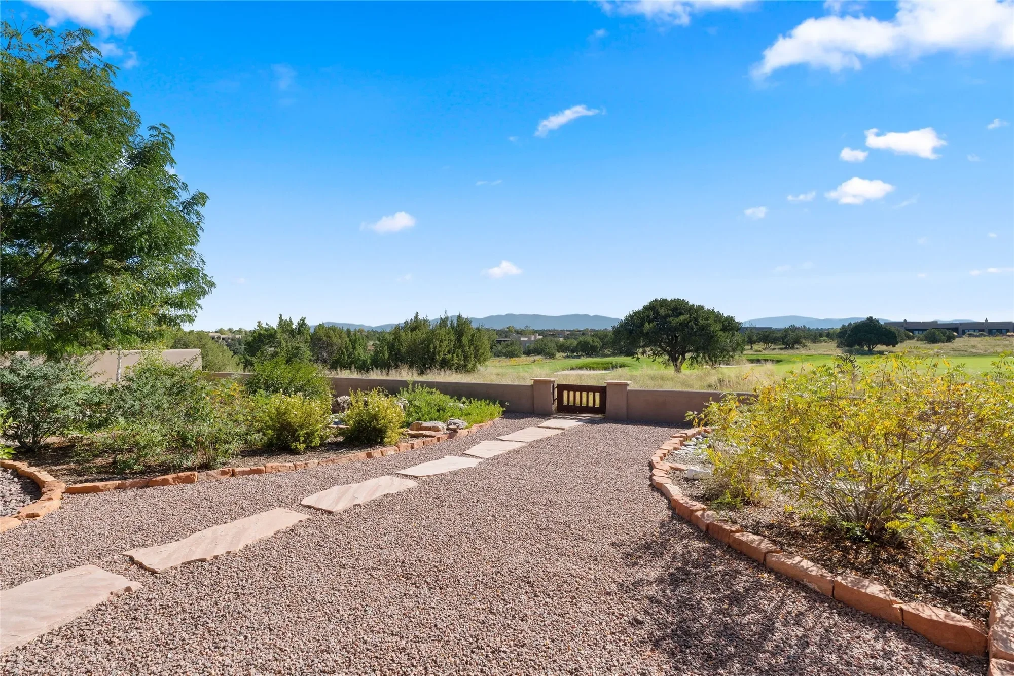 36 Paseo Aragon, Santa Fe, NM 87506, Santa Fe, New Mexico, United States. - Photo 38
