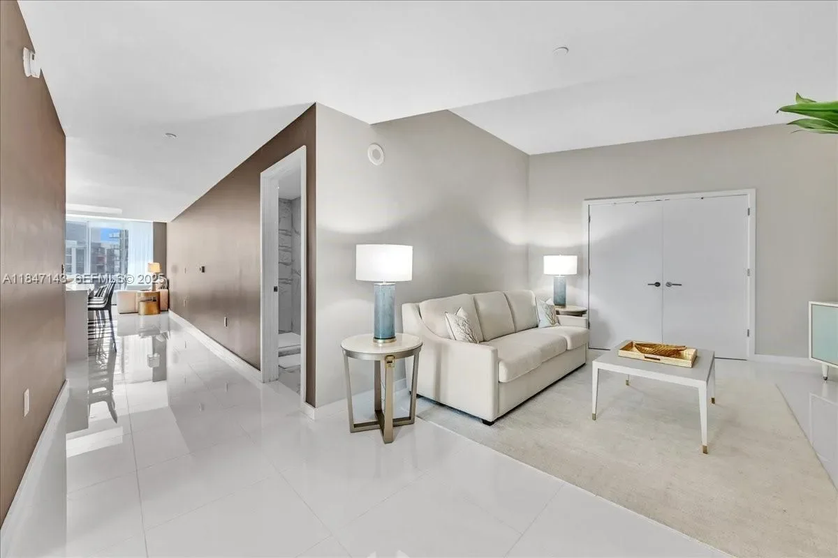 851 NE 1st Ave #3711, Miami, FL 33132, Miami, Florida, United States. - Photo 17