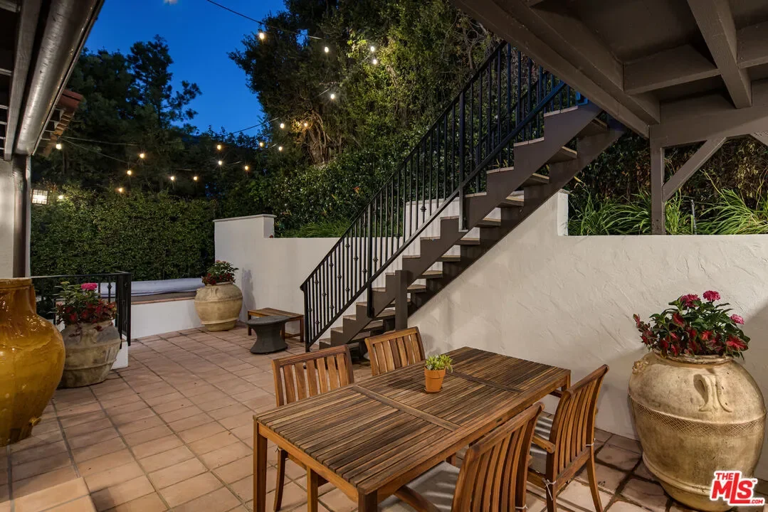 1417 Queens Rd, Los Angeles, California, United States. - Photo 2