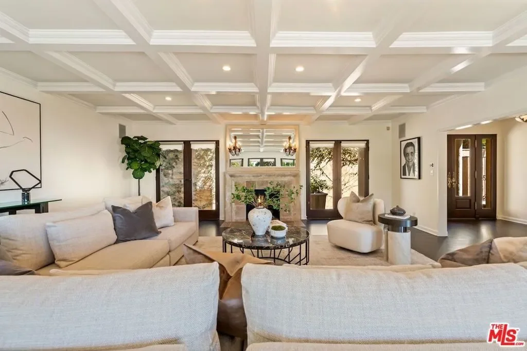 6930 Oporto Drive, Los Angeles, California, United States. - Photo 21