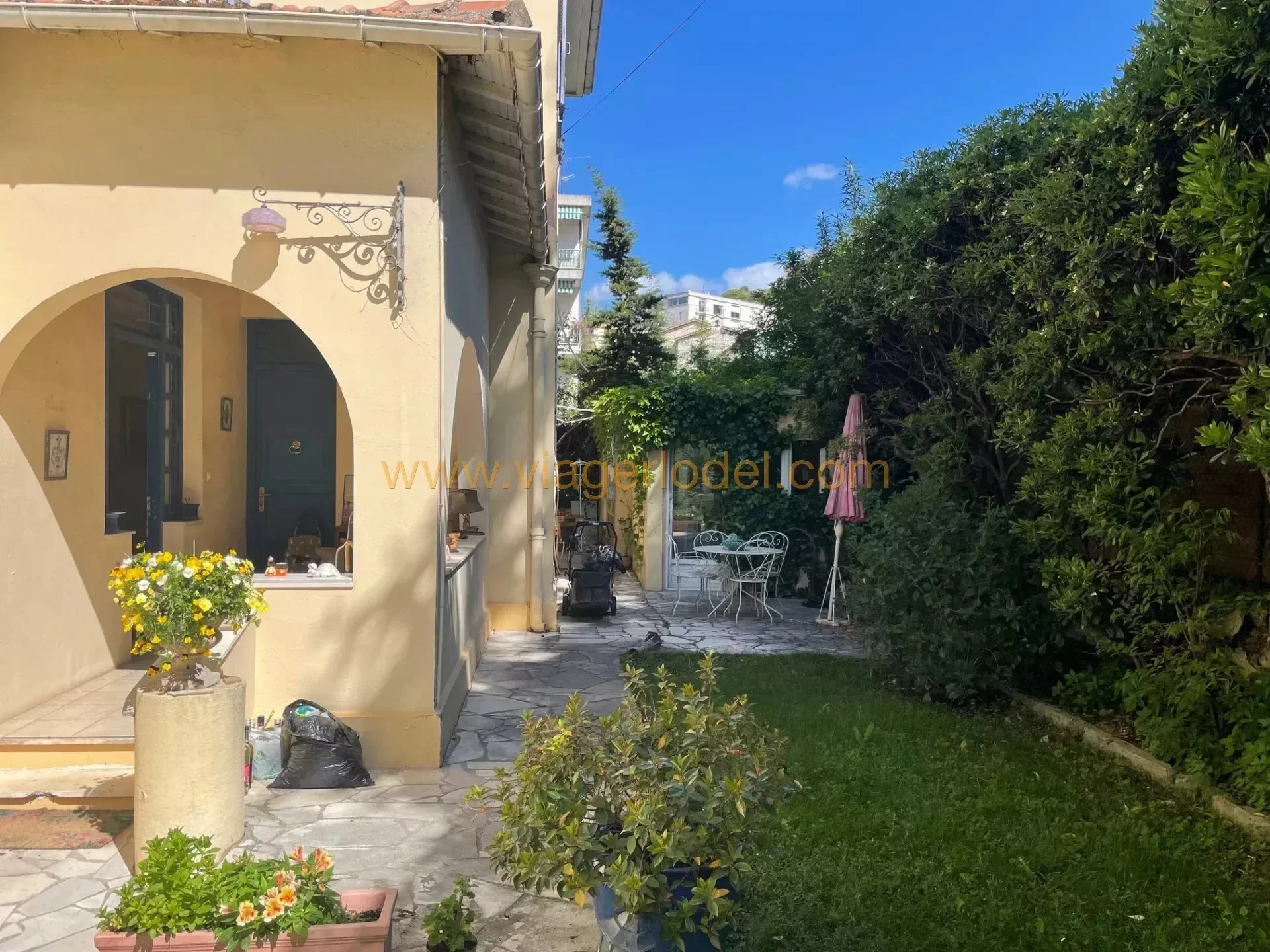 Ref. : 9766 - LIFE ANNUITY - NICE (06) - Occupied 4-room apartment