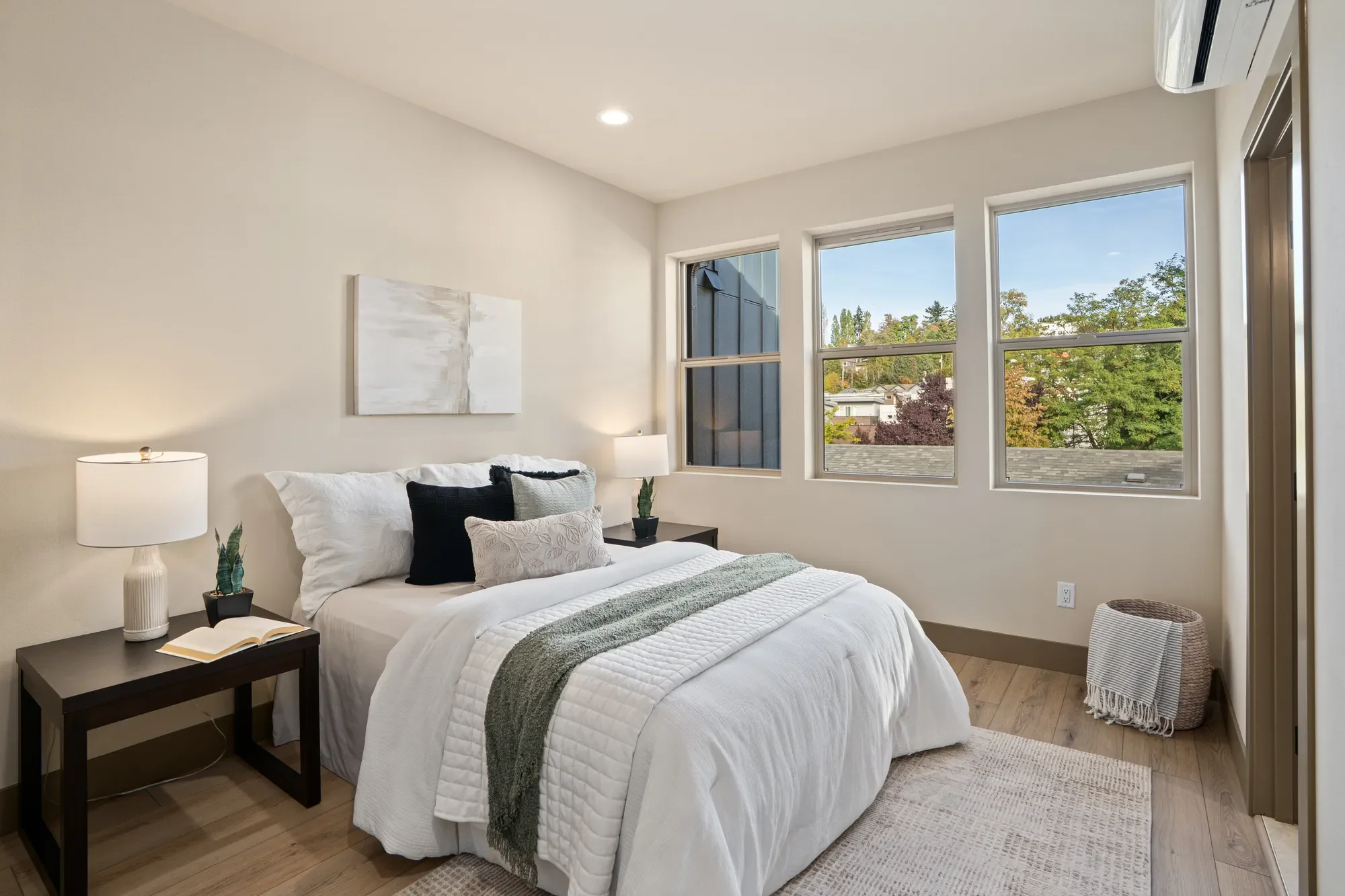 5033 25th Ave SW Unit #B , Seattle, WA 98106, Seattle, Washington, United States. - Photo 14