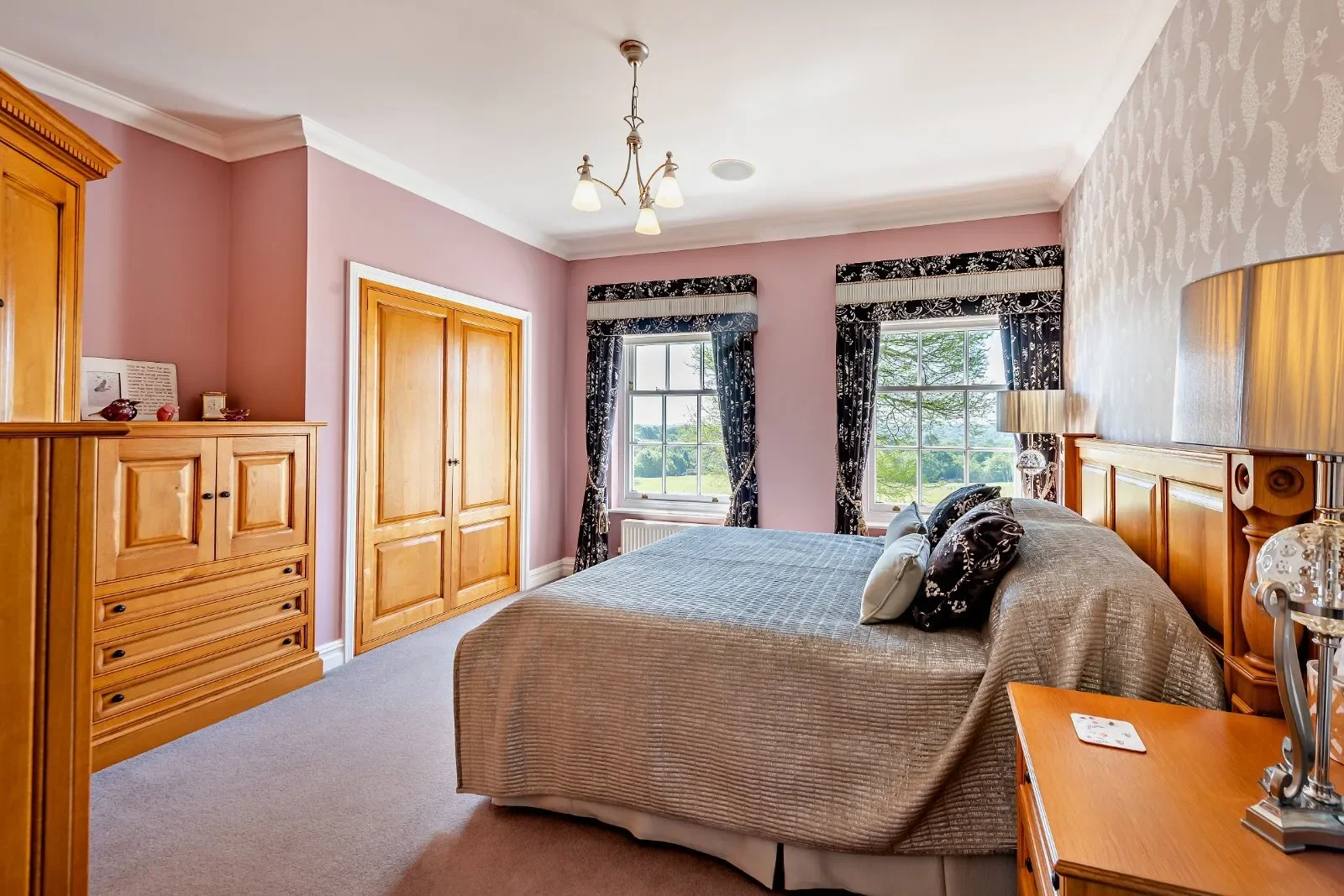 Horsham Road, Handcross, Haywards Heath, West Sussex, Haywards Heath, England, United Kingdom. - Photo 25