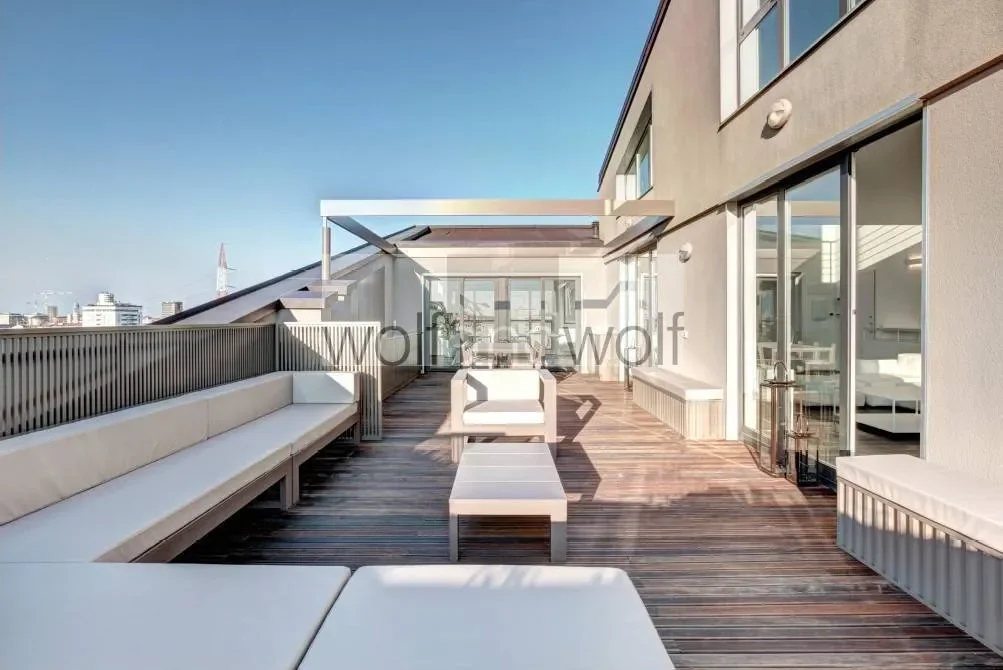 Exterior photo 3