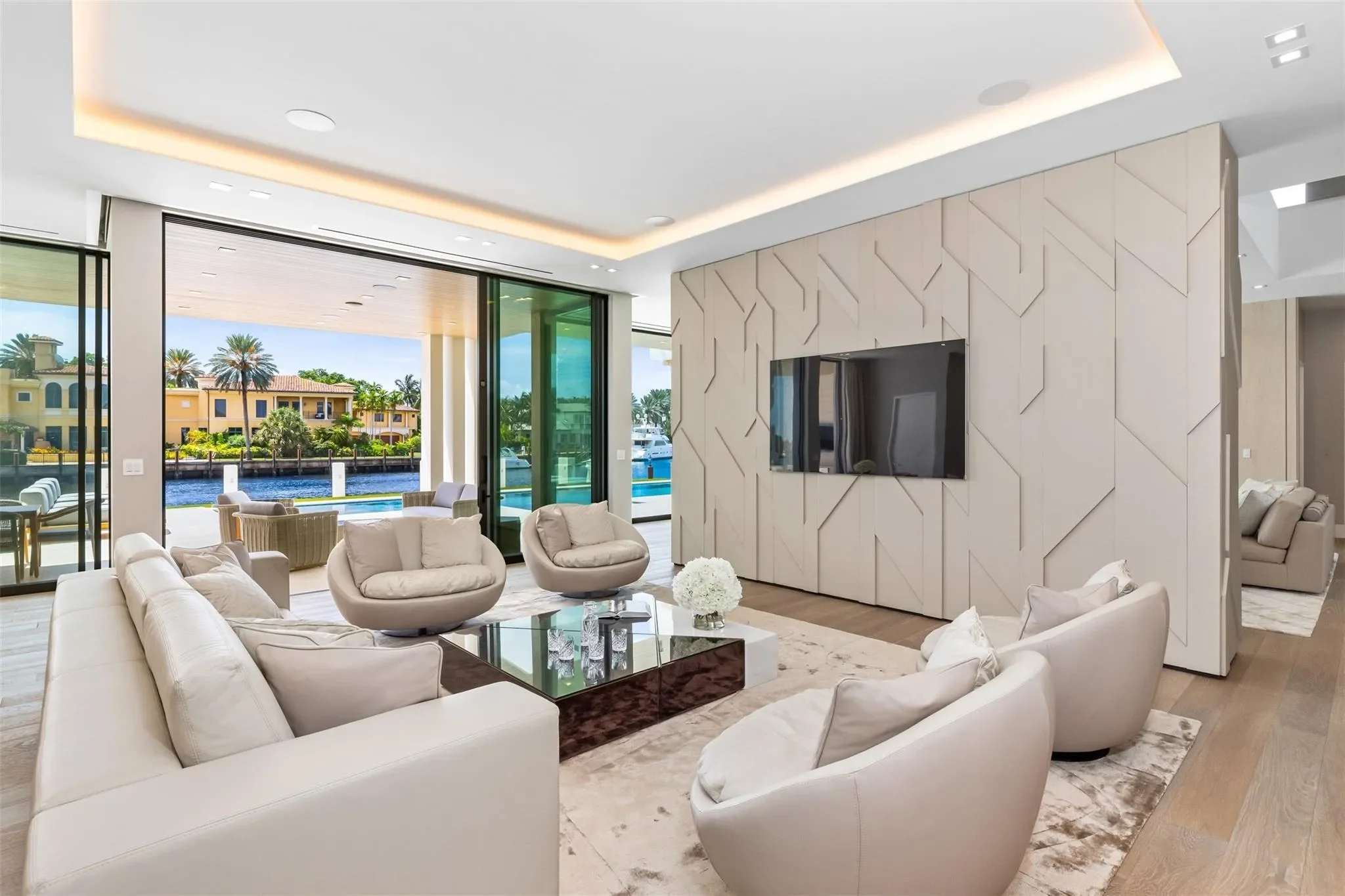 68 Isla Bahia Drive, Fort Lauderdale, Florida, United States. - Photo 3