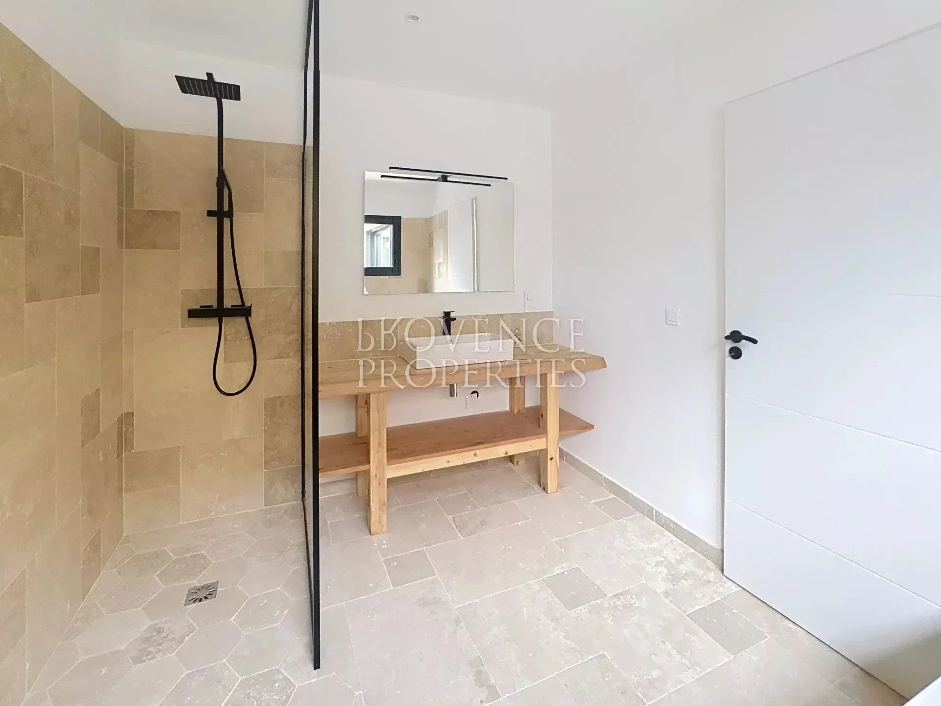 Gallery photo 4