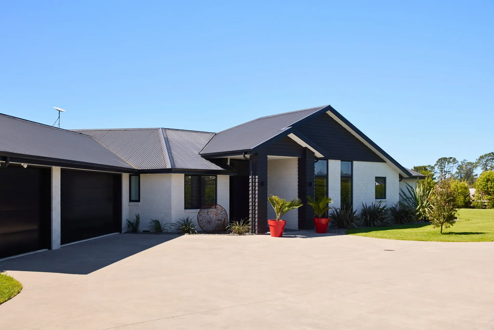 Exterior photo 4