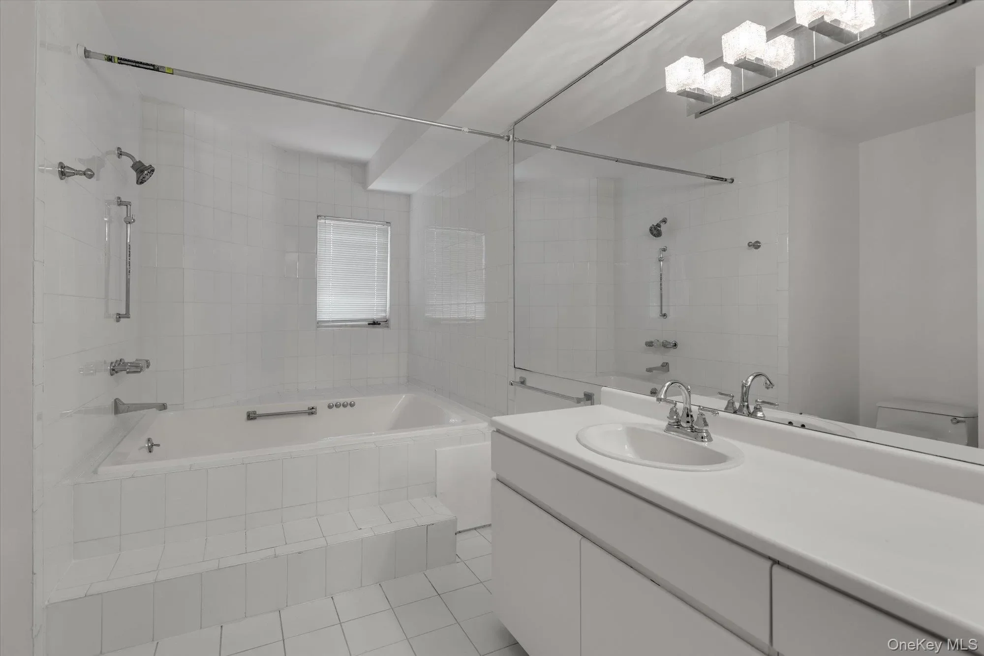 209 Fox Hill Drive, Calverton, New York, United States. - Photo 13
