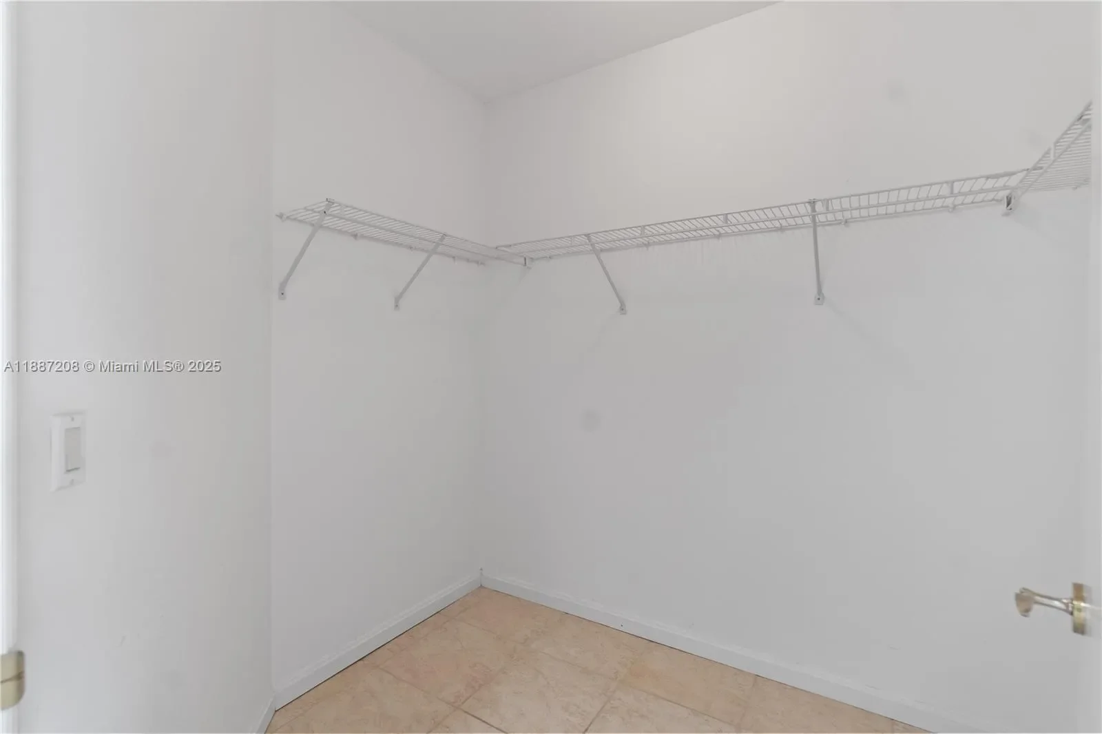 4779 Collins Ave 506, Miami Beach, Florida, United States. - Photo 22