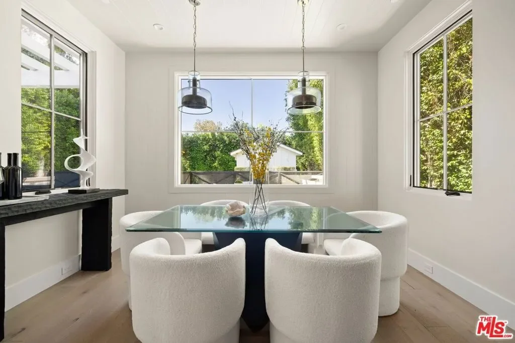 15125 Valley Vista Boulevard, Los Angeles, California, United States. - Photo 21