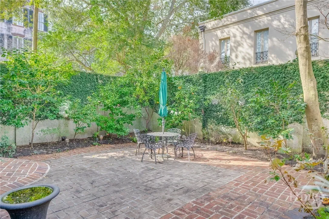 Exterior photo 10