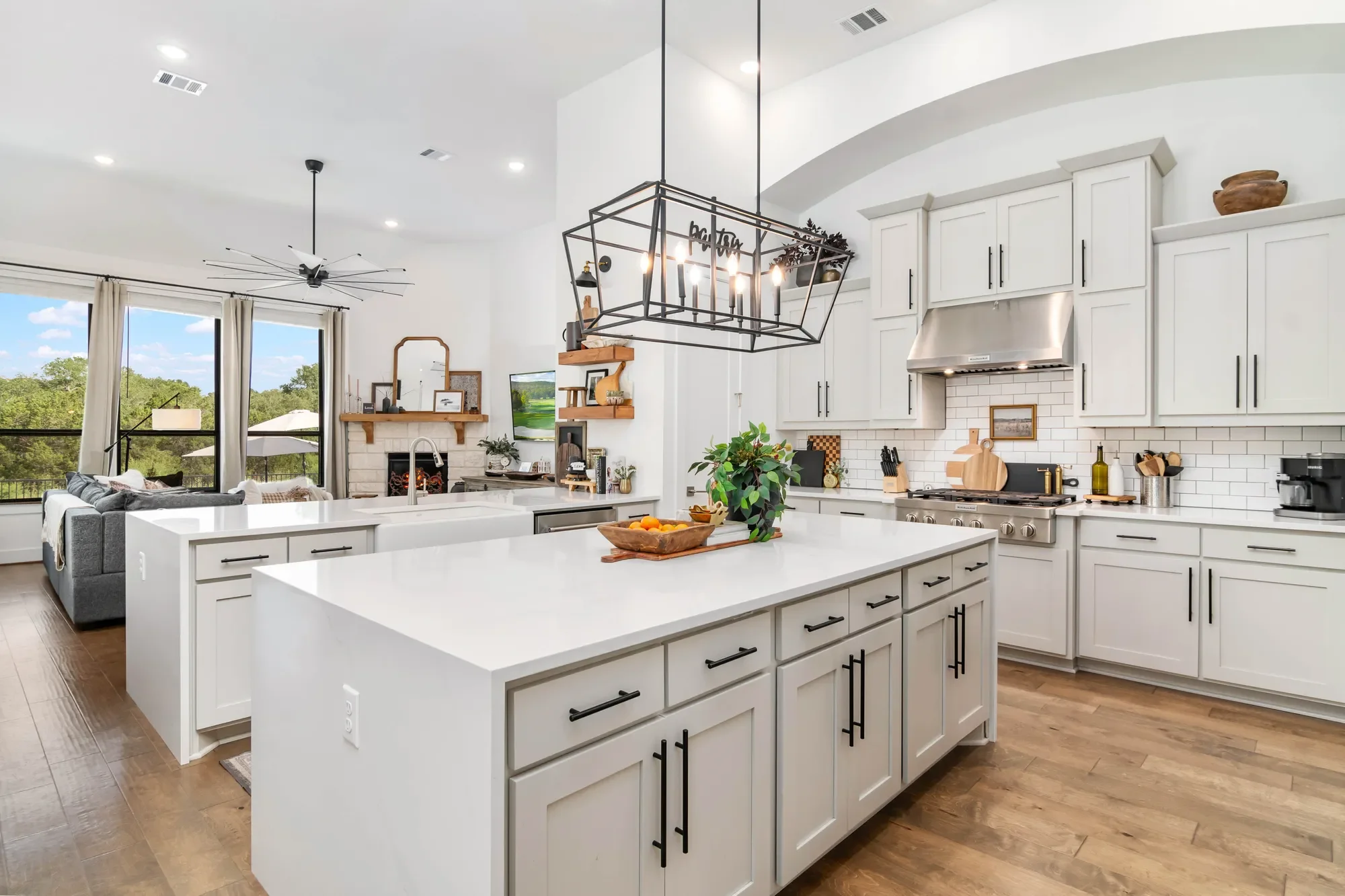 7054 Cantera Manor , San Antonio, TX 78256, San Antonio, Texas, United States. - Photo 4