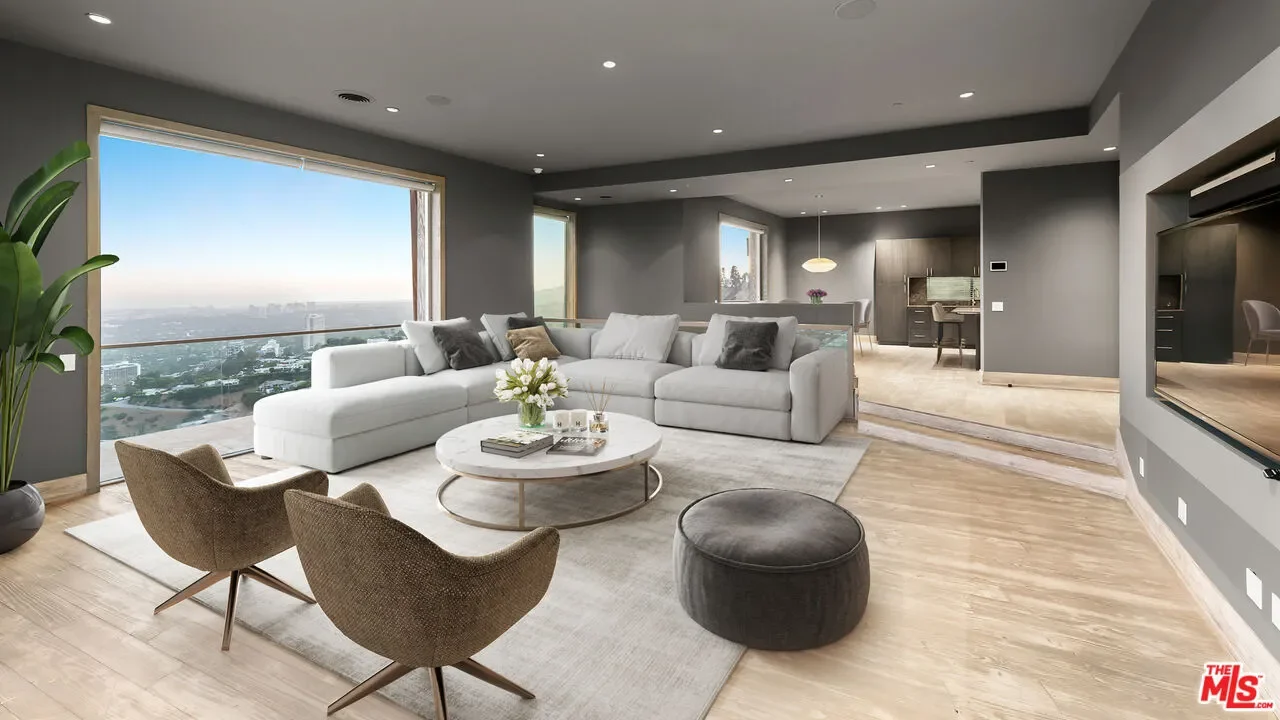 1600 Viewmont Dr, Los Angeles, California, United States. - Photo 11