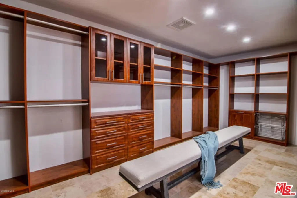 9633 Highridge Drive, Beverly Hills, California, United States. - Photo 25