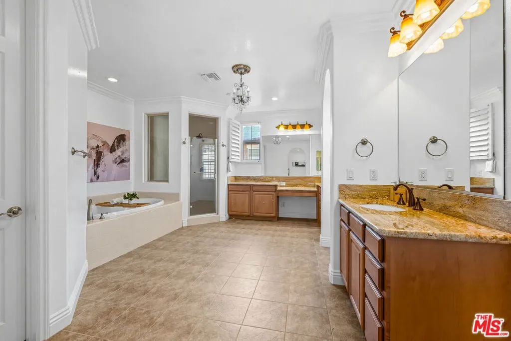 22074 Sagebrook Road, Los Angeles, California, United States. - Photo 27