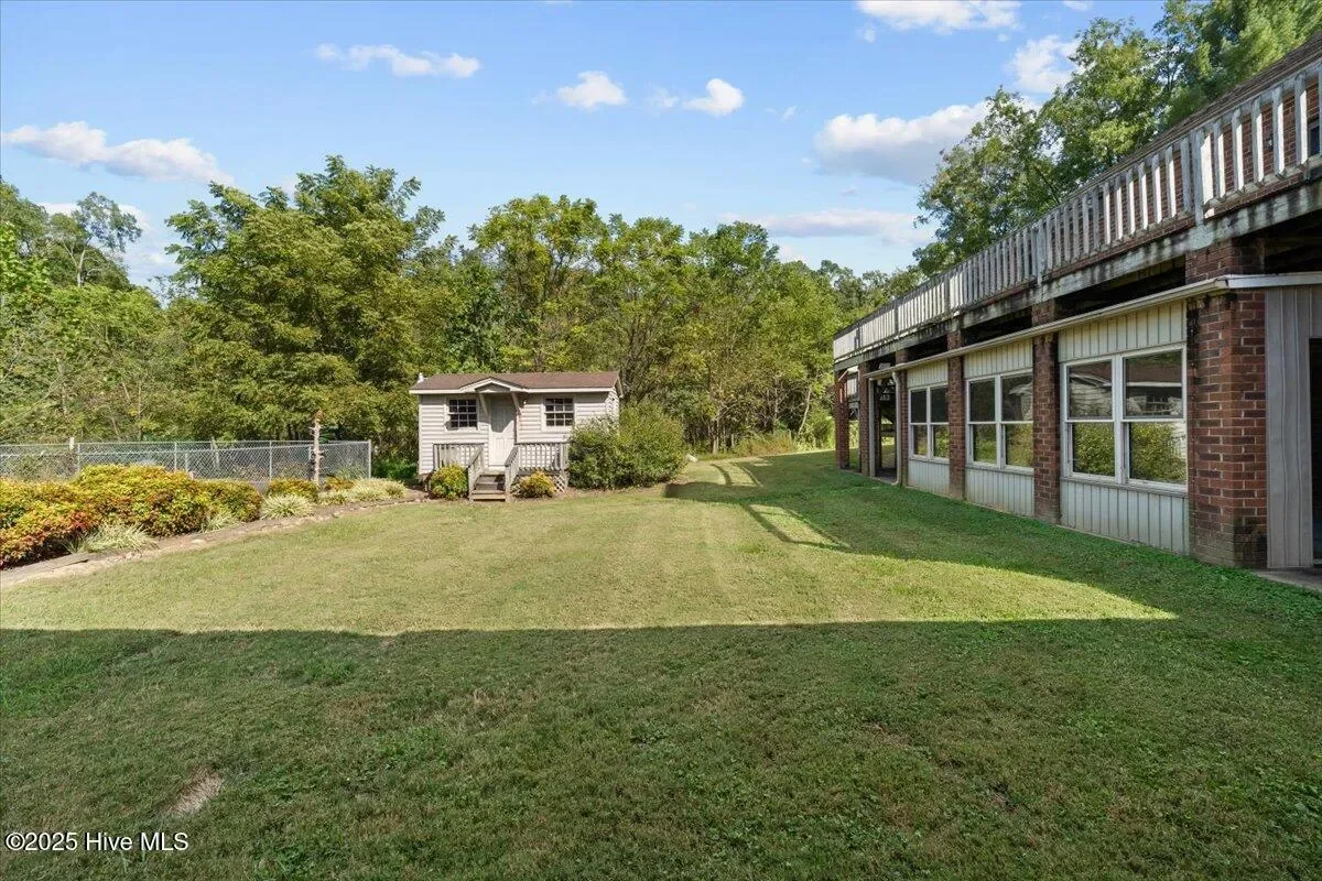 6464 Bonlee Bennett Road, Bear Creek, North Carolina, United States. - Photo 12