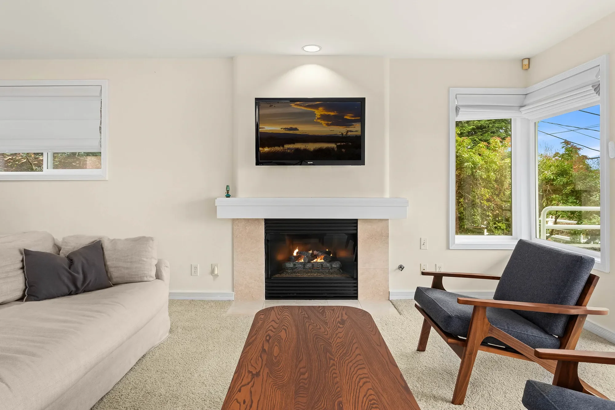 1231 5th Ave N Unit #204 , Seattle, WA 98109, Seattle, Washington, United States. - Photo 2