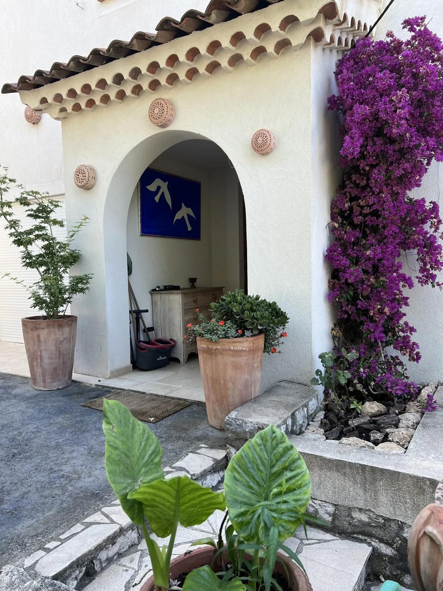 Exterior photo 5
