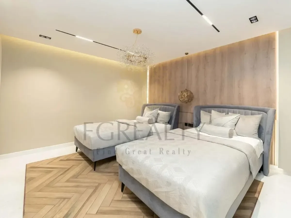Gallery photo 3