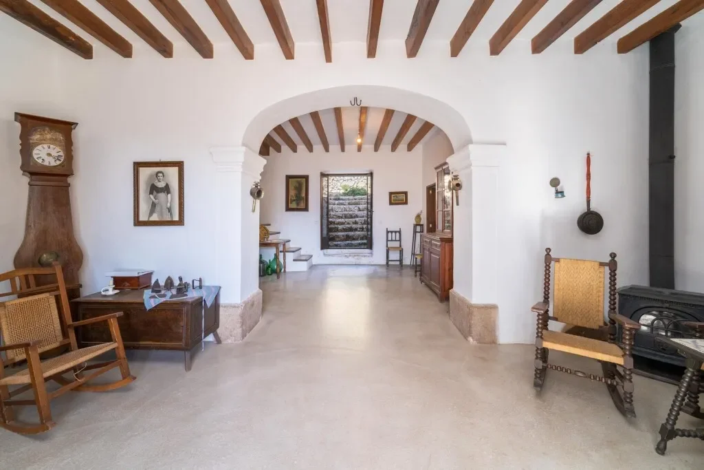Rustic country house with views towards the bay of Pollensa for sale in Escorca, Majorca