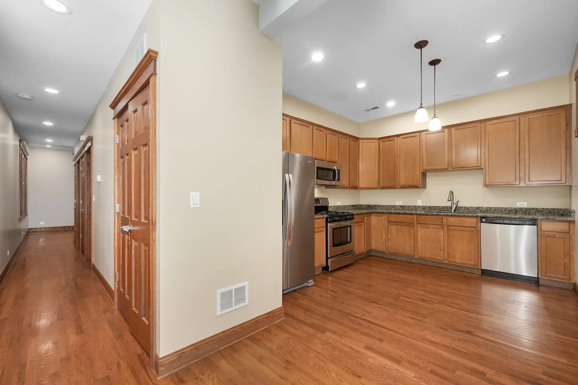 3549 S Lowe Avenue , Chicago, IL 60609, Chicago, Illinois, United States. - Photo 10