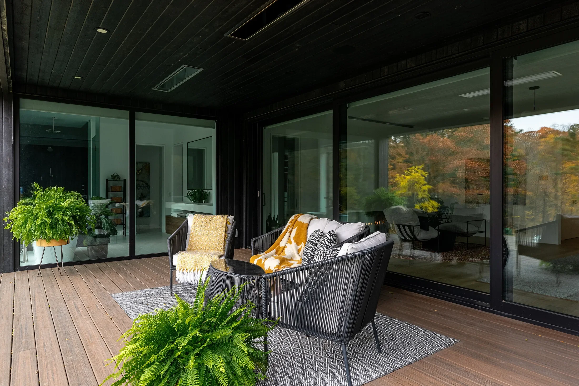 Exterior photo 2