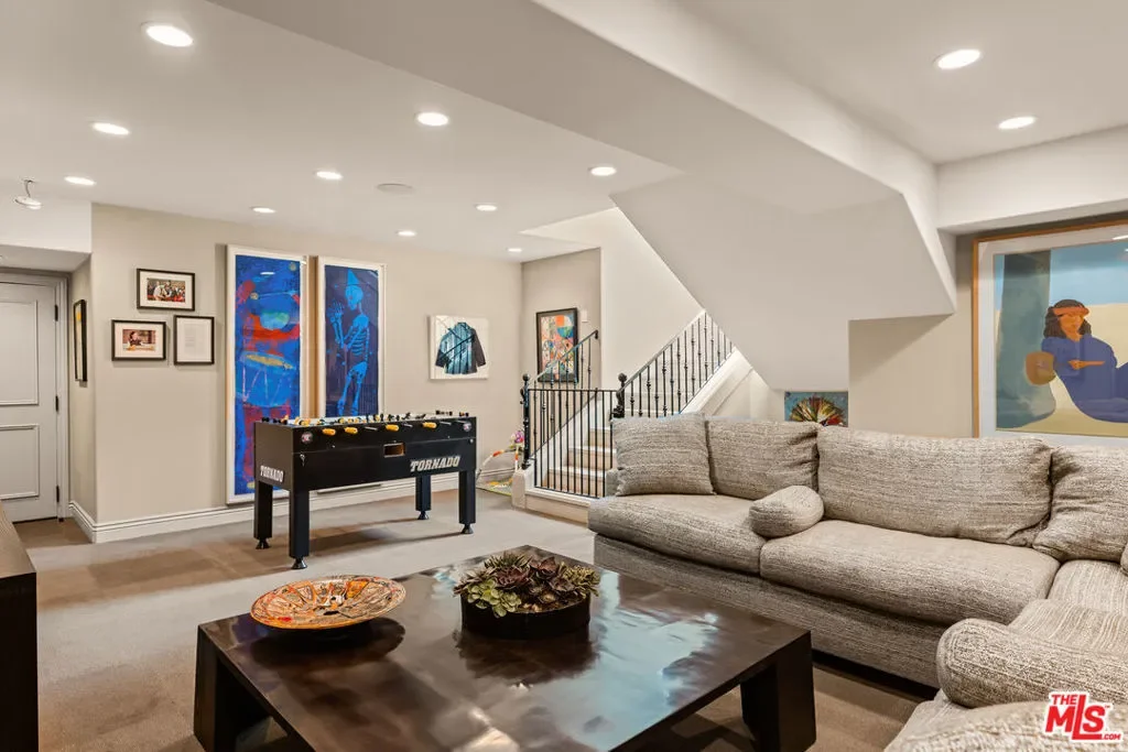 4009 Valley Meadow Road, Los Angeles, California, United States. - Photo 16