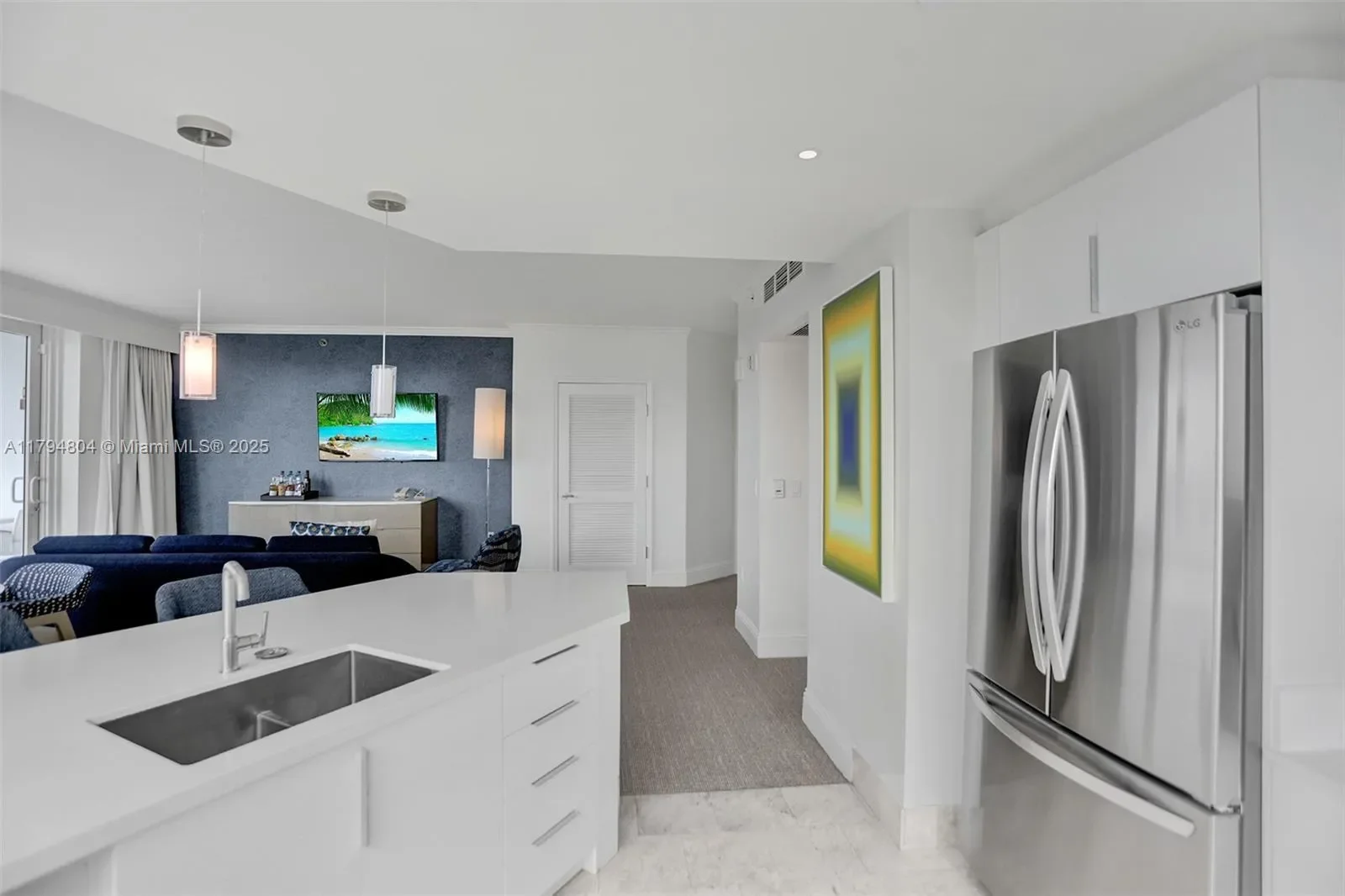 4401 Collins Ave 814, Miami Beach, Florida, United States. - Photo 12