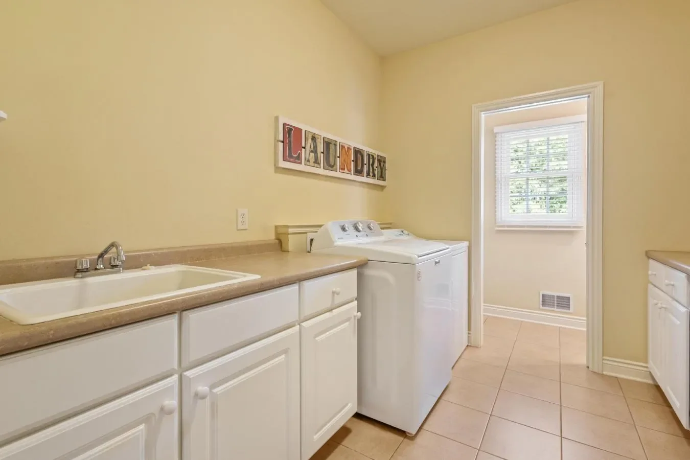 3700 Oakharbor Street, Kalamazoo, Michigan, United States. - Photo 5