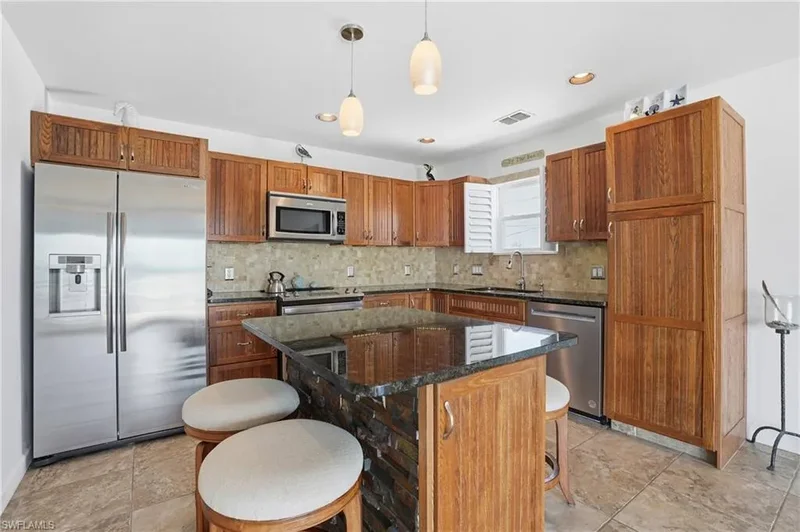 850 Oak ST, Fort Myers Beach, Florida, United States. - Photo 27