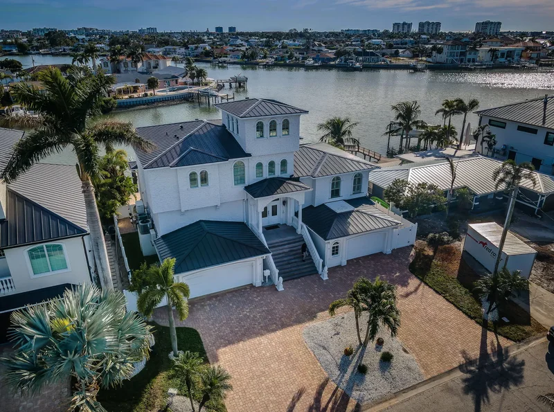 4 Bedrooms Single Family Detached