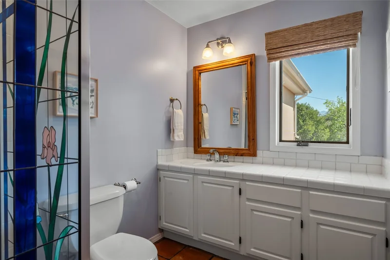 933 Stagecoach Road , Santa Fe, NM 87501, Santa Fe, New Mexico, United States. - Photo 30