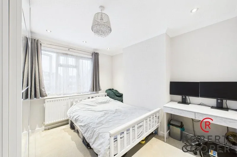 Carlyon Avenue, Harrow, Harrow, England, United Kingdom. - Photo 3