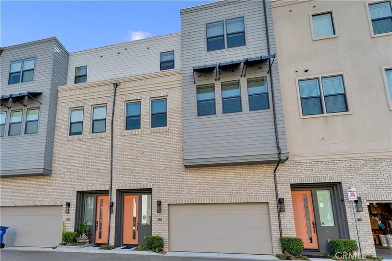 3 Bedrooms Condominium