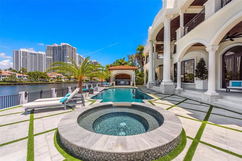 498 N Parkway Pkwy, Golden Beach, Florida, United States. - Photo 26