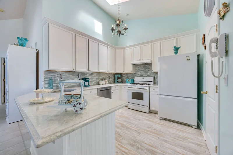 204 Caroline Court , Port Jefferson Station, NY 11776, Port Jefferson Station, New York, United States. - Photo 26