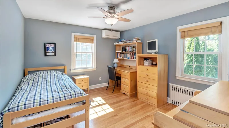35 Carlton Street, Malverne, New York, United States. - Photo 17