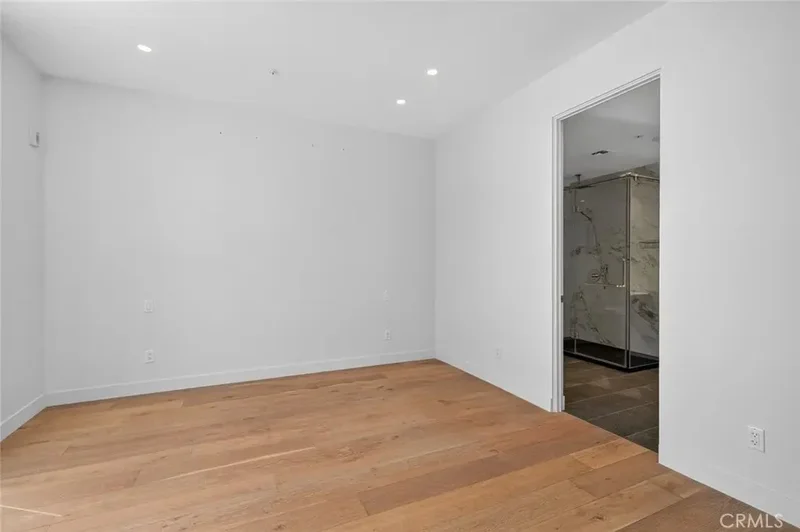 1253 N Sweetzer 3, Los Angeles, California, United States. - Photo 16