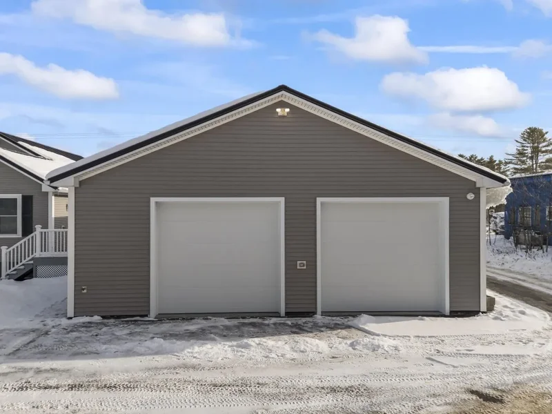 823 Washington Street N, Auburn, ME 04210, Auburn, Maine, United States. - Photo 48
