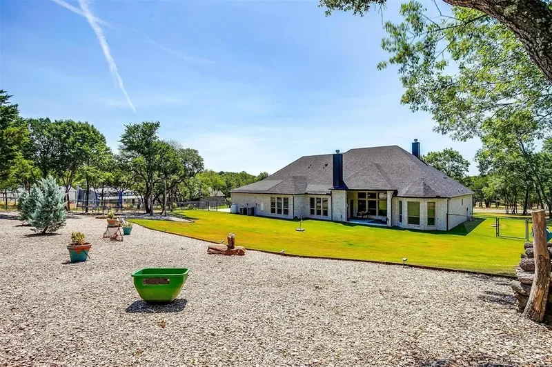 409 Glade Crest Road, Azle, Texas, United States. - Photo 31