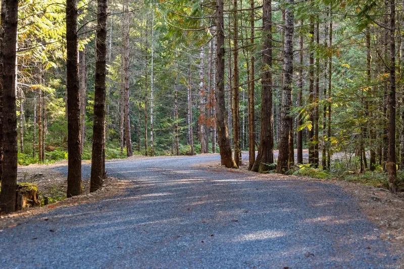 900 Spider Lake Rd, Qualicum Beach, British Columbia, Canada. - Photo 66