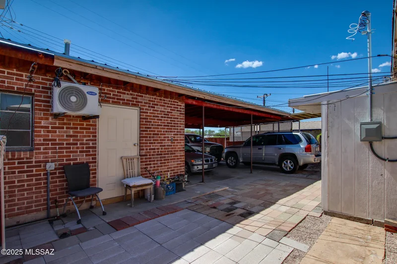 1330 E Broadway Boulevard, Tucson, Arizona, United States. - Photo 33